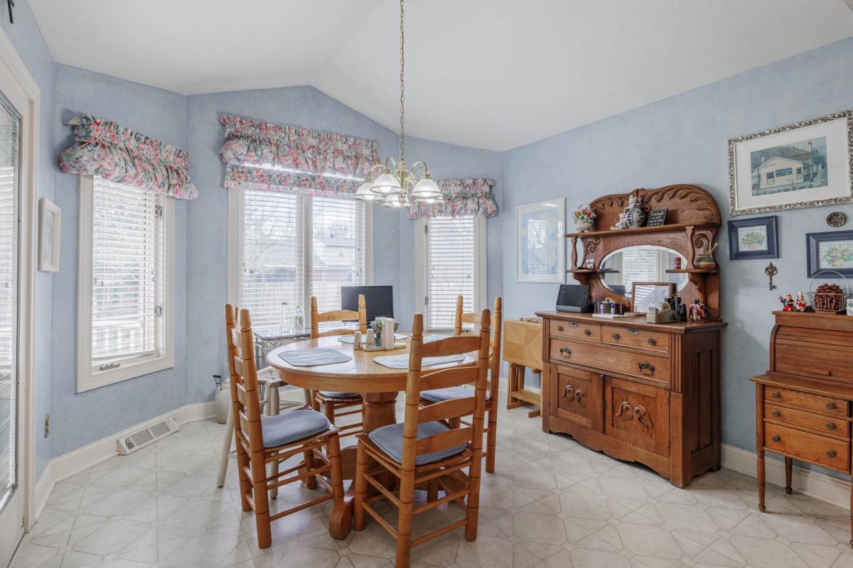 PEPPERMILL COURT HOME Gallery Kurtz Auction & Realty Co.